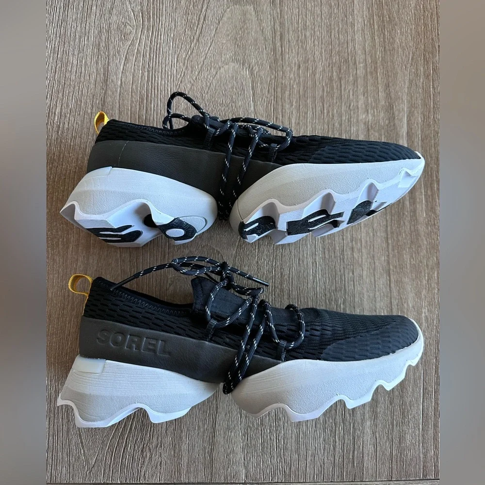 Sorel Kinetic Impact Lace Sneaker Black & White Womens 10 NWB Retail $140 - Picture 4 of 15